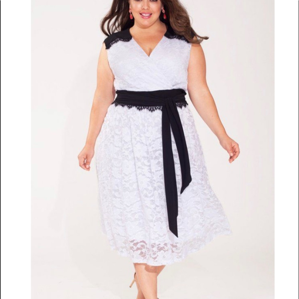 IGIGI Berenice White Lace Dress Black Belt Plus Sz 12